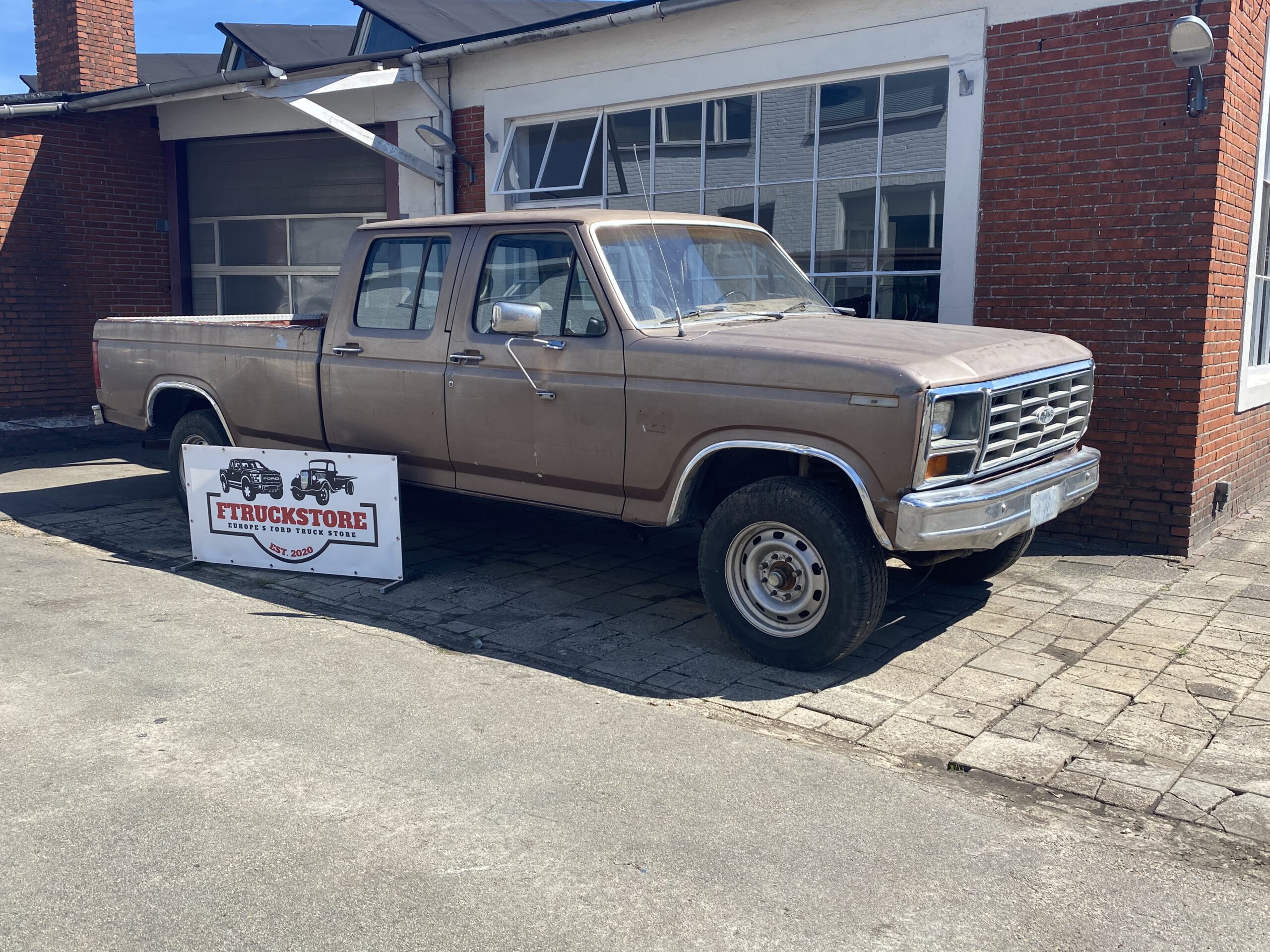 F350 6.9 Diesel 1985 FOR PARTS