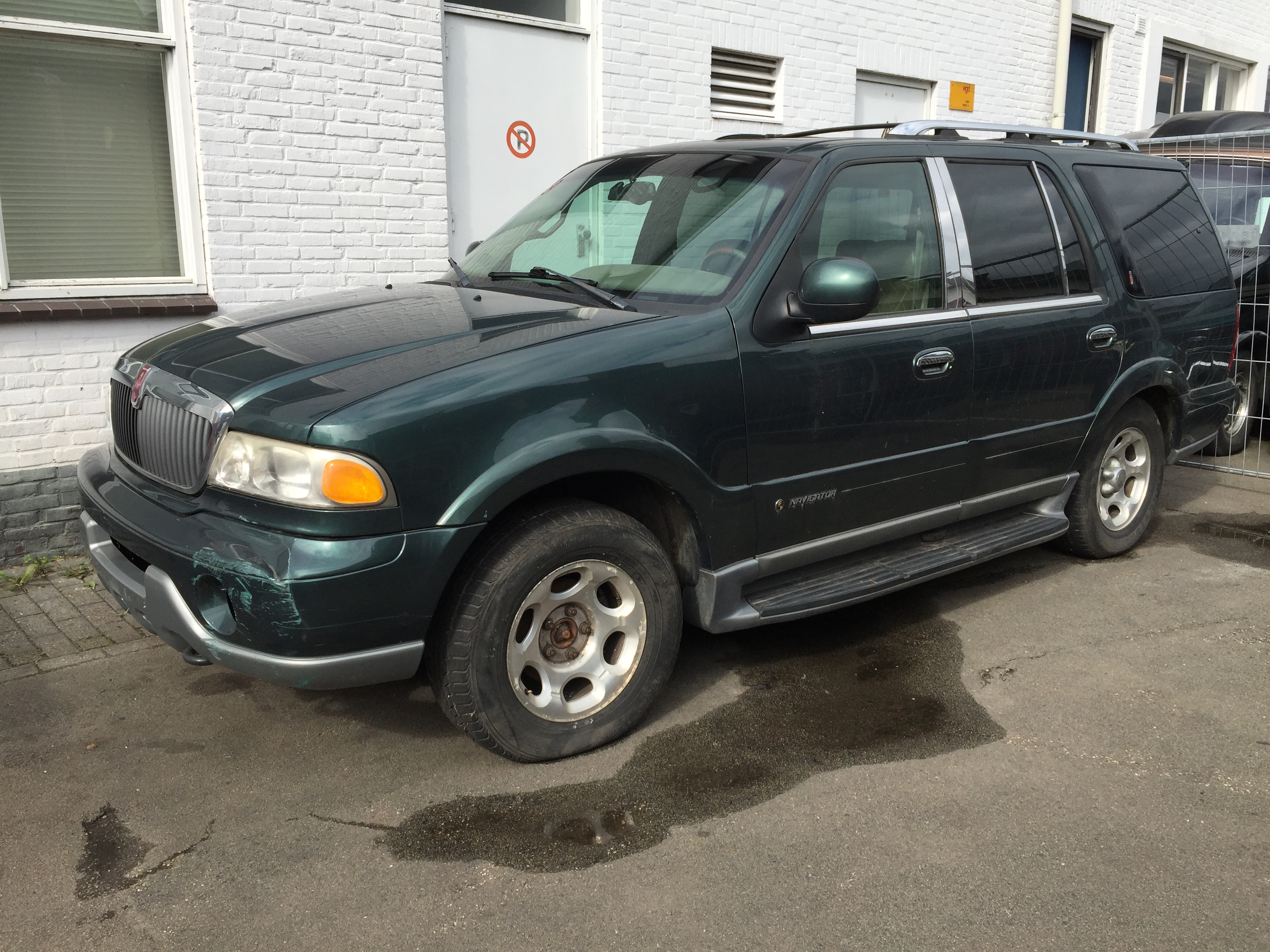 Lincoln Navigator 5.4 32valve intech 4×4 1999 FOR PARTS