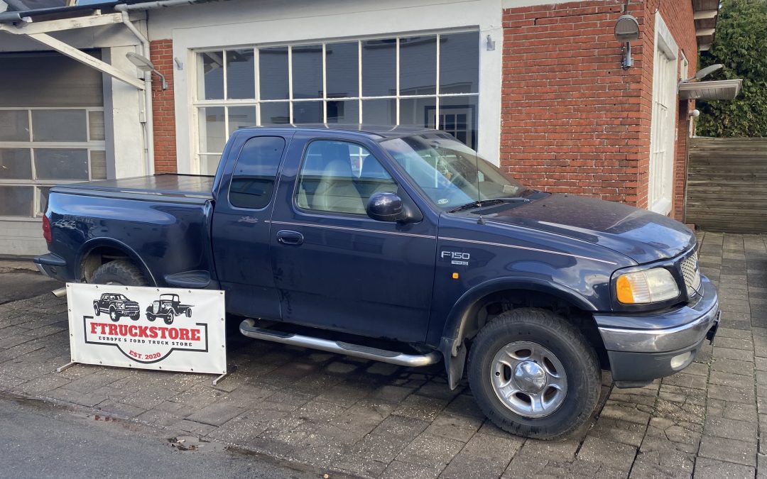 F150 Lariat 5.4 Triton 4×4 Stepside 2001 FOR PARTS