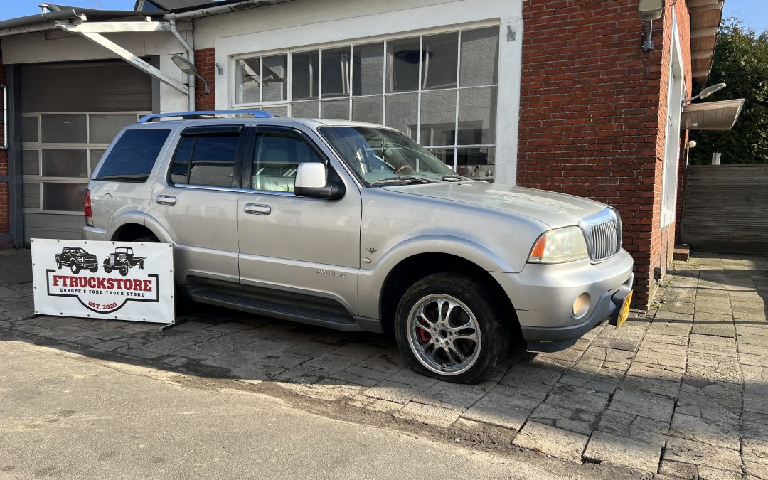 Lincoln Aviator 4.6 32valve Automaat 4wd 2003 FOR PARTS