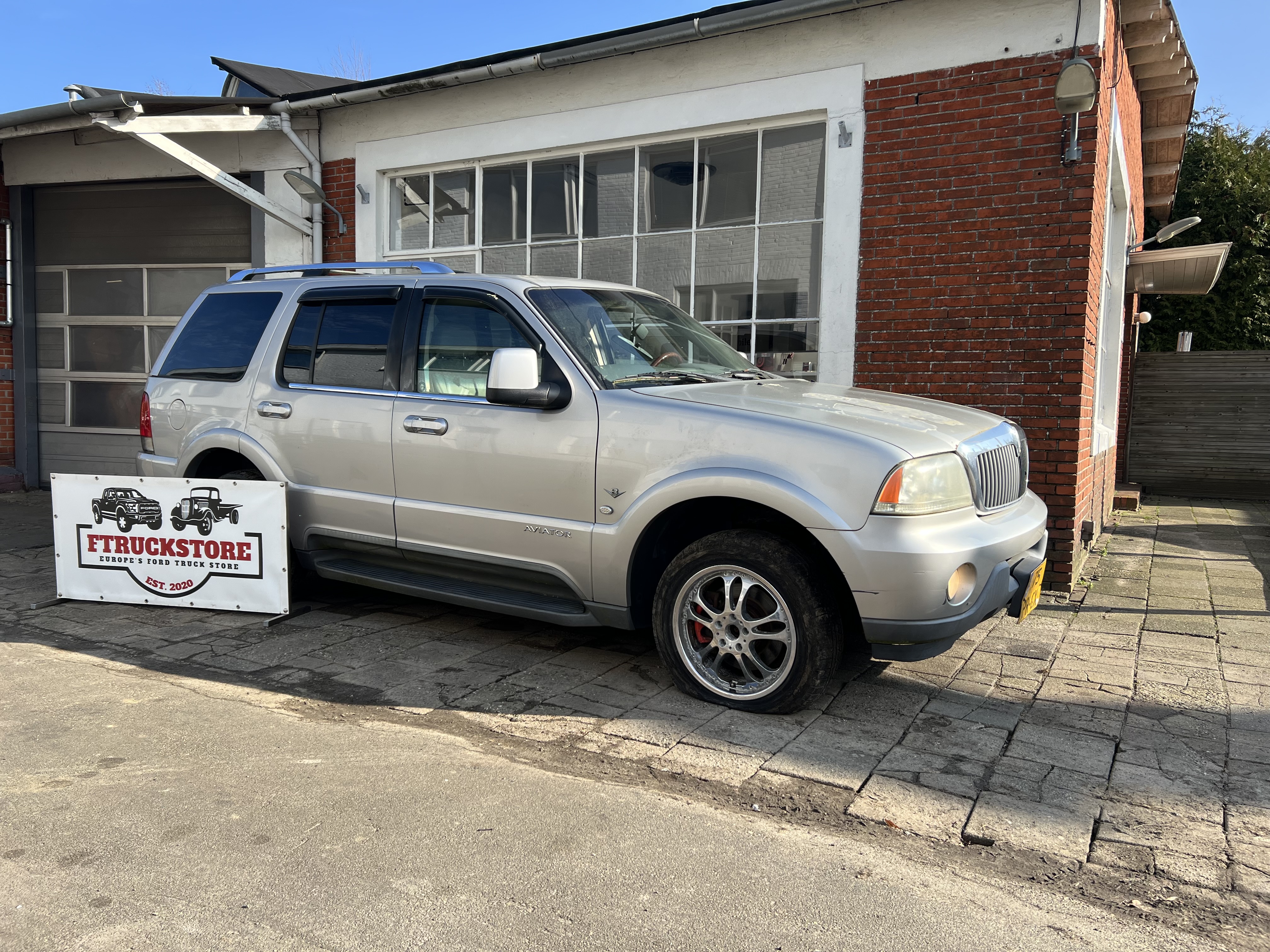 Lincoln Aviator 4.6 32valve Automaat 4wd 2003 FOR PARTS