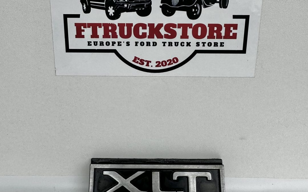 XLT 1986/1991 Black Emblems