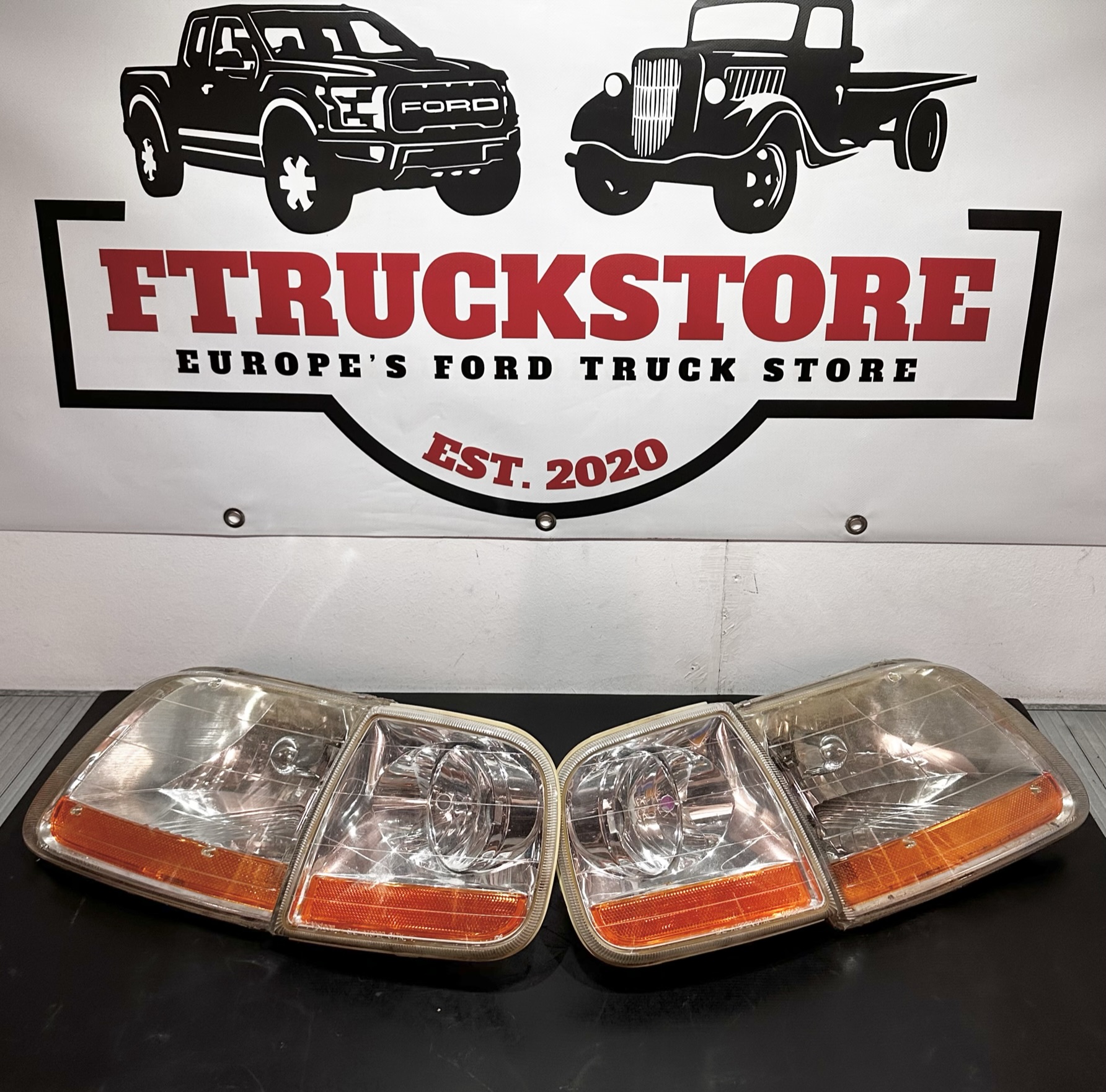 F150 2001/2003 Lightning Headlamp Set