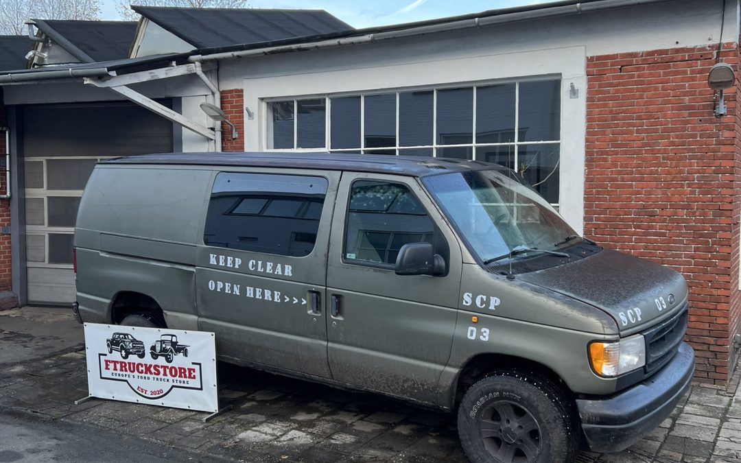 Ford E150 5.4 V8 Trition Automatic 1998 FOR PARTS